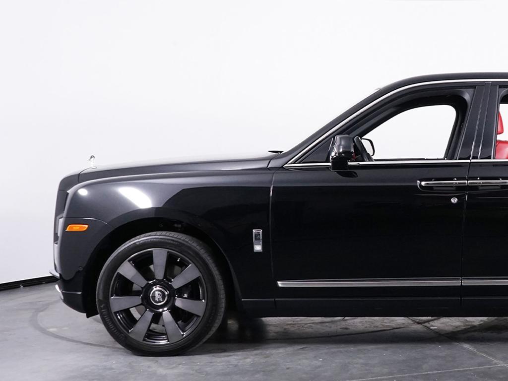used 2022 Rolls-Royce Cullinan car, priced at $279,900
