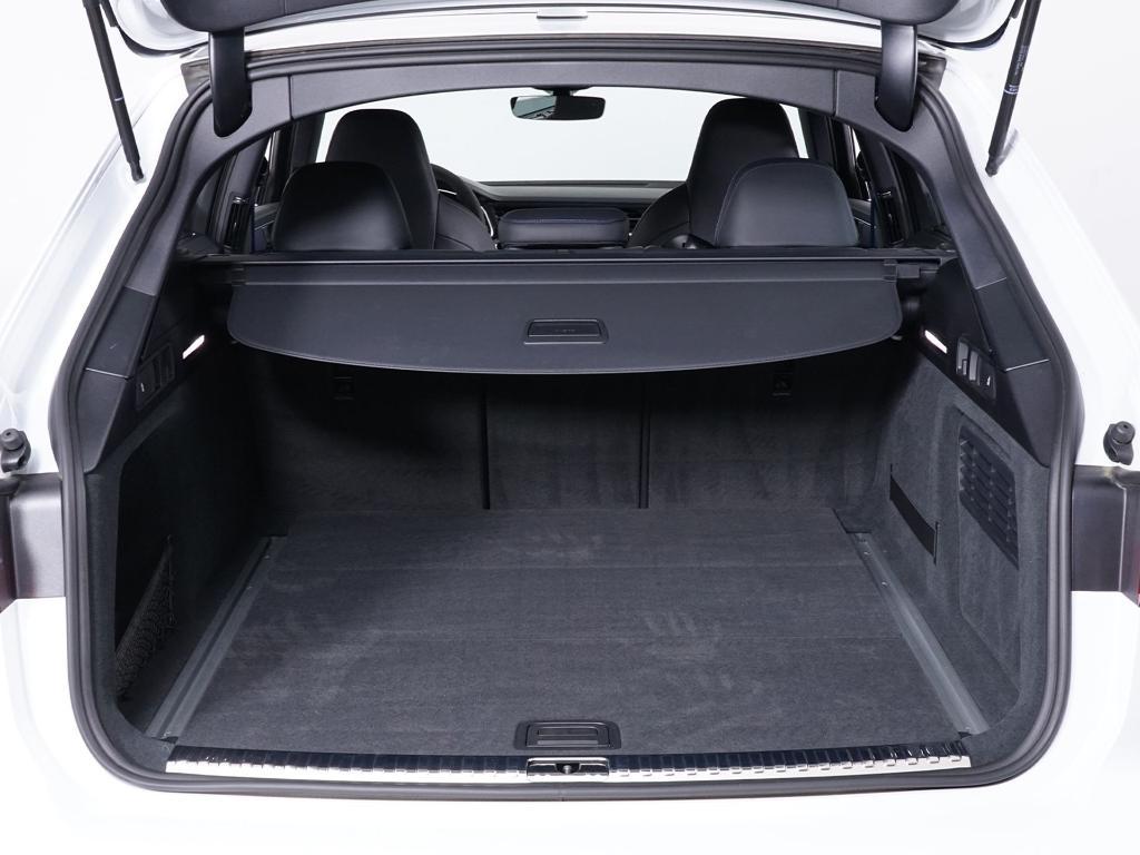 used 2025 Audi RS 6 Avant car, priced at $136,500