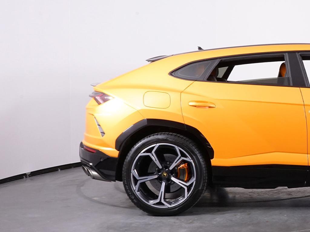 used 2022 Lamborghini Urus car, priced at $189,991