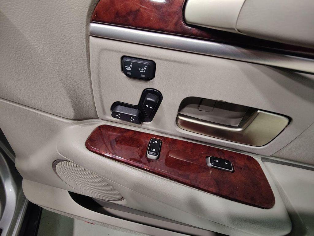 used 2004 Lincoln Town Car car, priced at $14,995