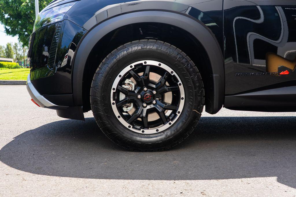 new 2026 Nissan Pathfinder car, priced at $39,606