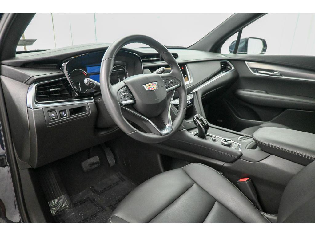 used 2025 Cadillac XT6 car, priced at $47,992