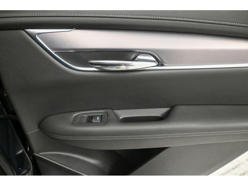 used 2025 Cadillac XT6 car, priced at $47,992