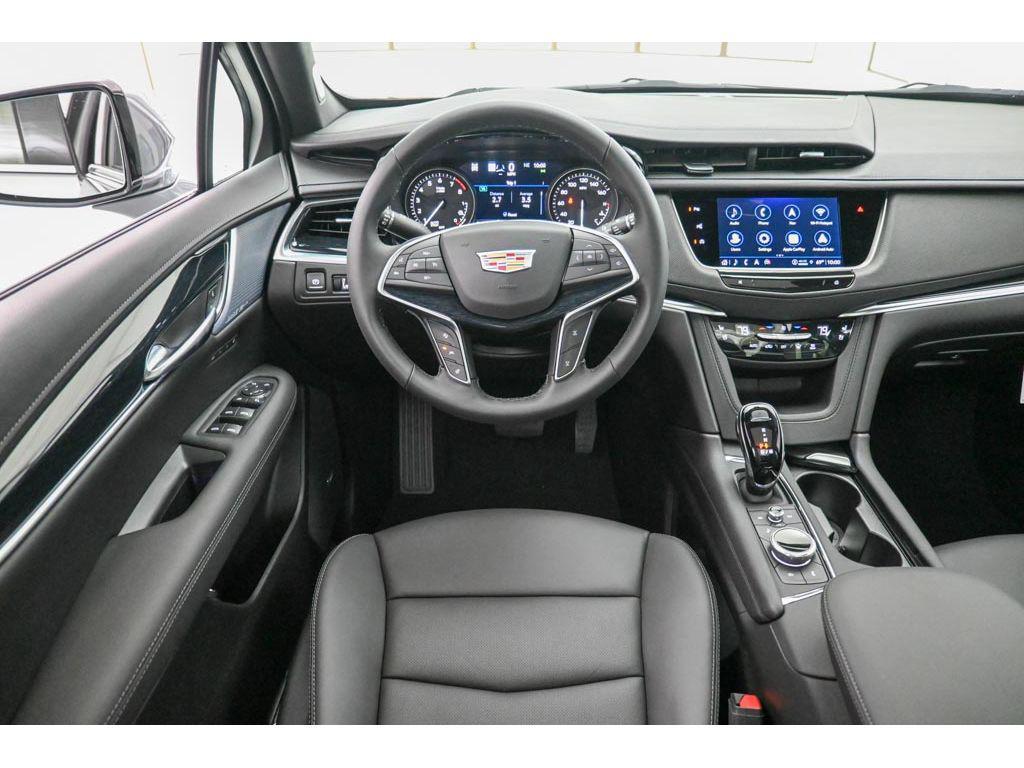 new 2026 Cadillac XT5 car, priced at $61,470