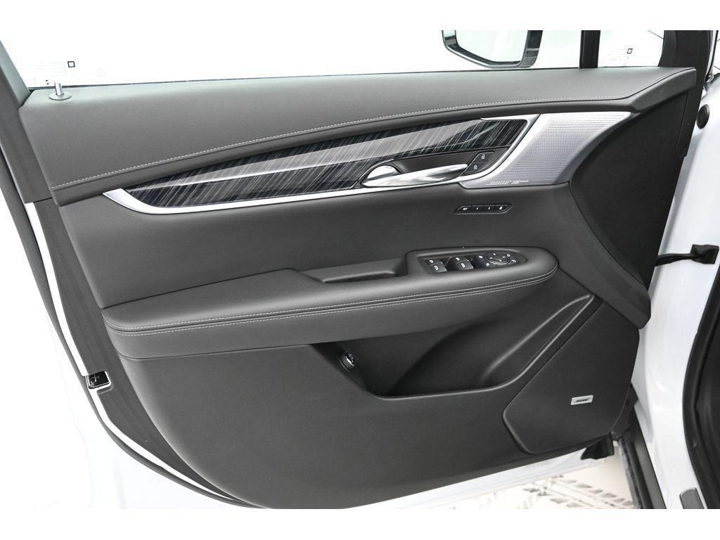 used 2025 Cadillac XT6 car, priced at $45,296