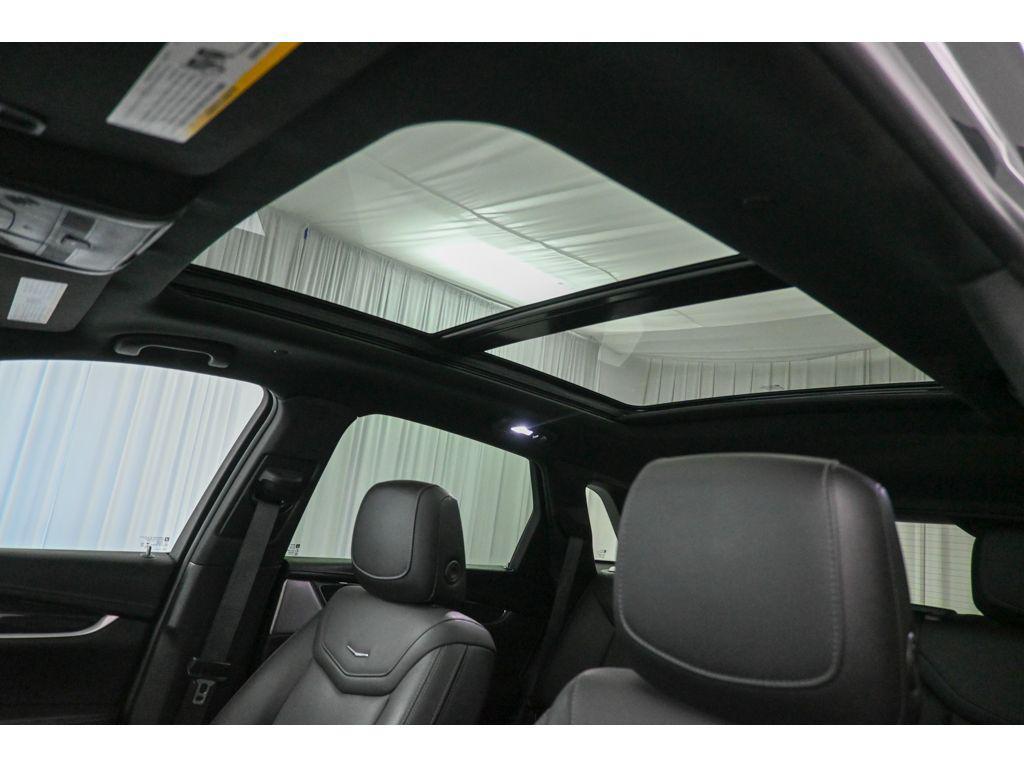 used 2022 Cadillac XT5 car, priced at $28,375