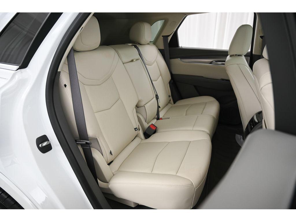 used 2022 Cadillac XT5 car, priced at $35,992