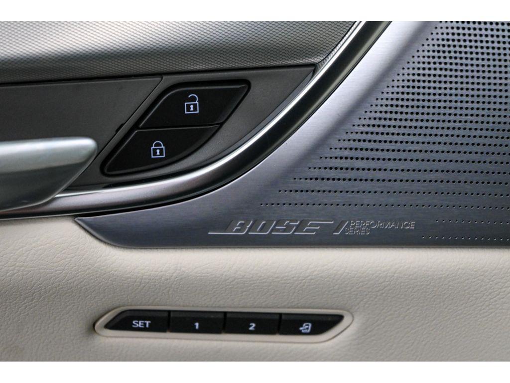 new 2026 Cadillac XT5 car, priced at $61,470