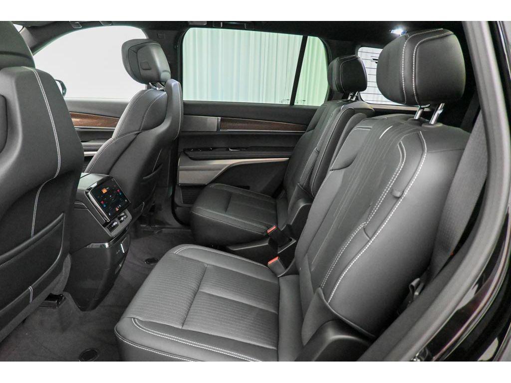 new 2026 Cadillac VISTIQ car, priced at $80,515