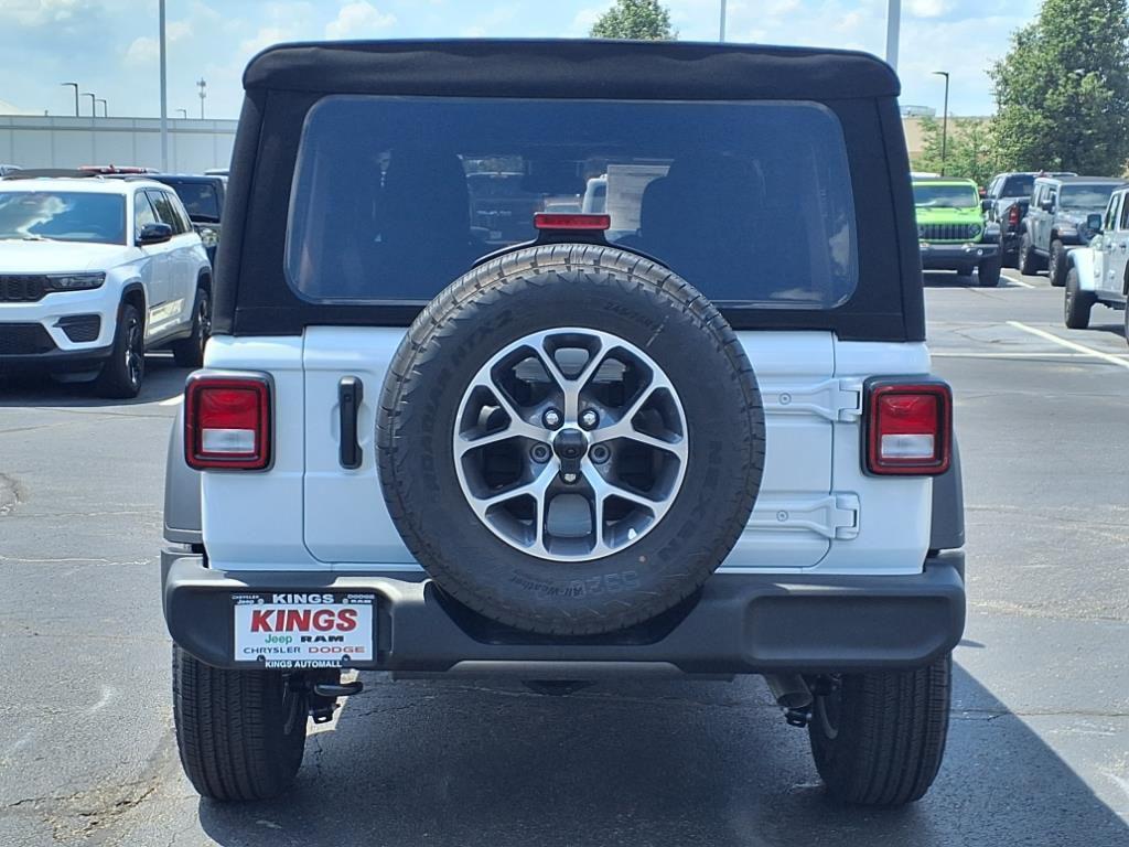 new 2025 Jeep Wrangler car, priced at $42,013