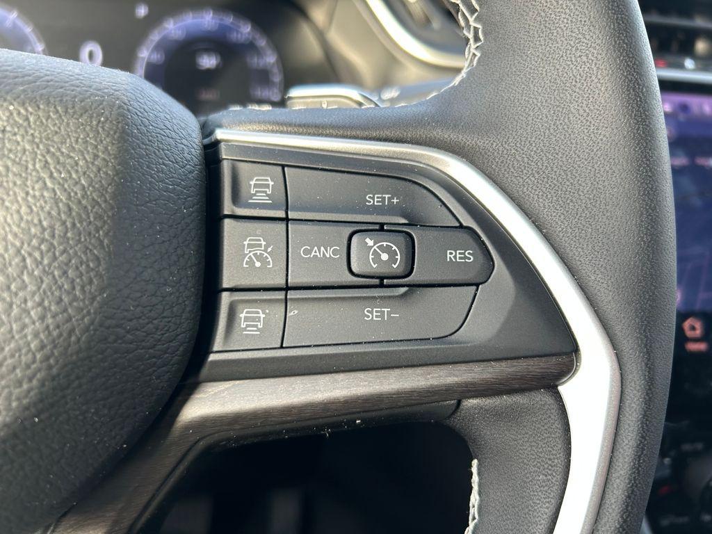 new 2025 Jeep Grand Cherokee car, priced at $37,007