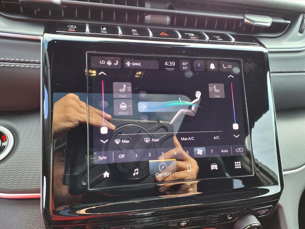 new 2025 Jeep Grand Cherokee car, priced at $39,512