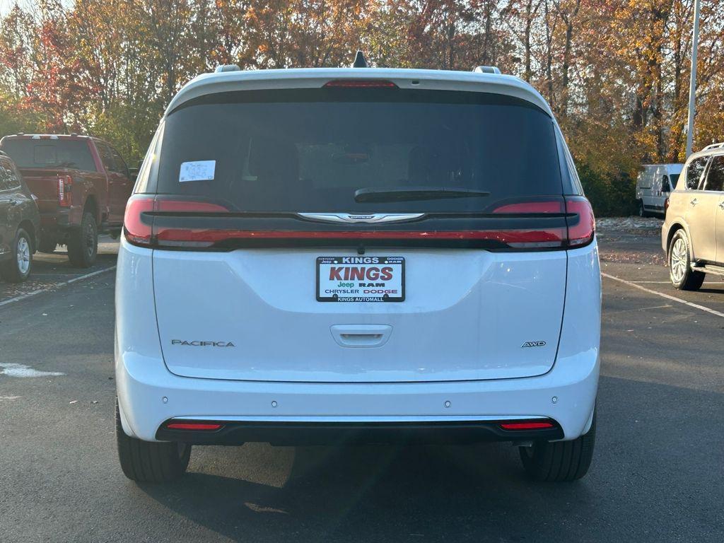 new 2026 Chrysler Pacifica car, priced at $52,531