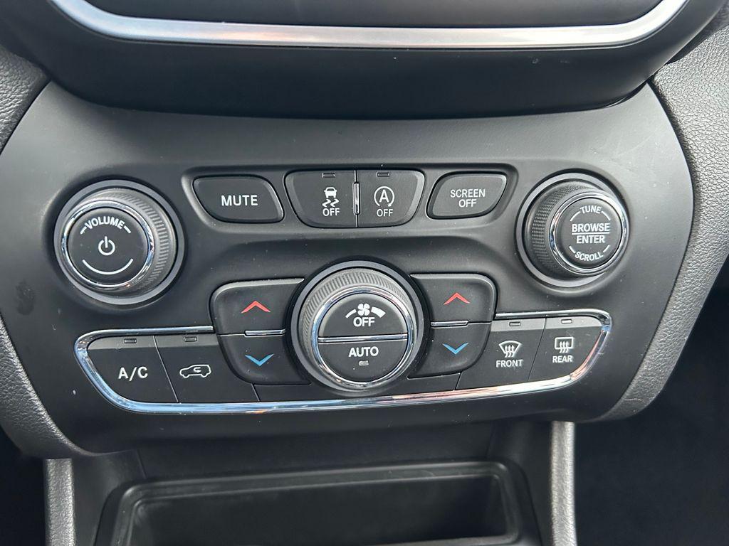 used 2019 Jeep Cherokee car, priced at $16,800