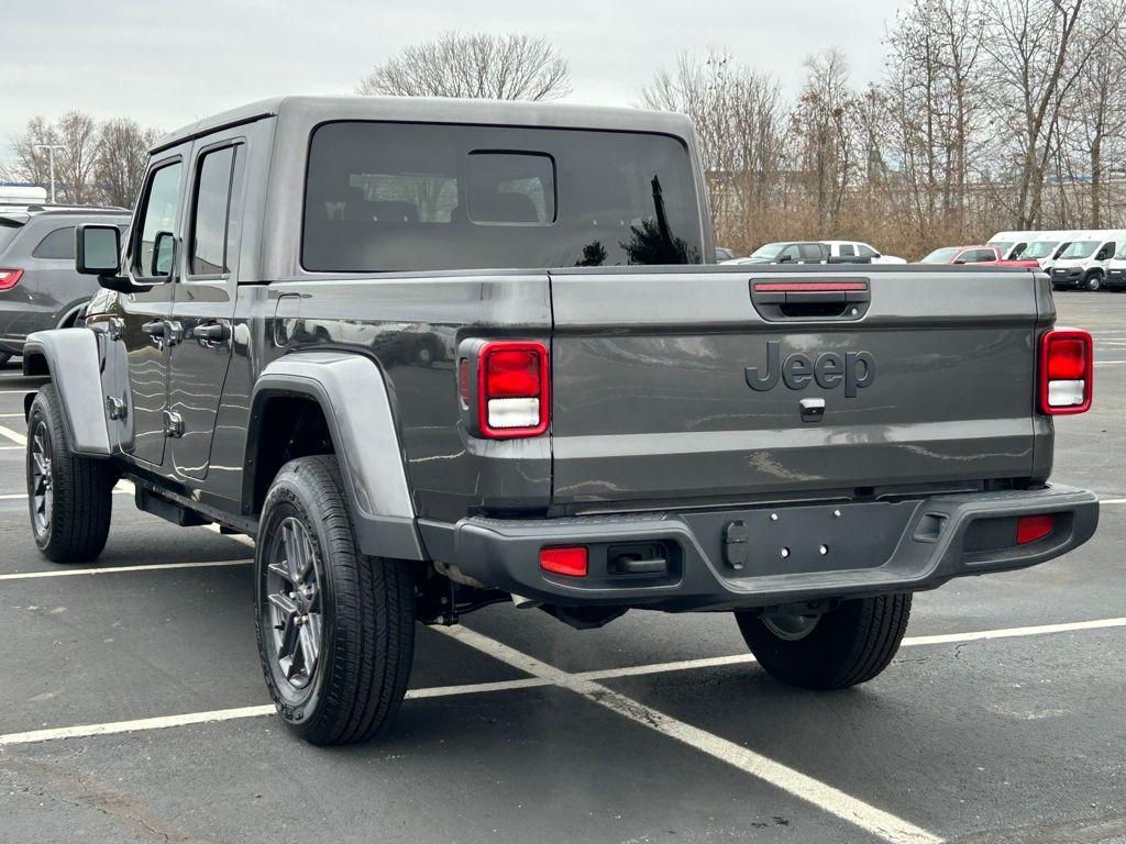 new 2026 Jeep Gladiator car, priced at $49,025
