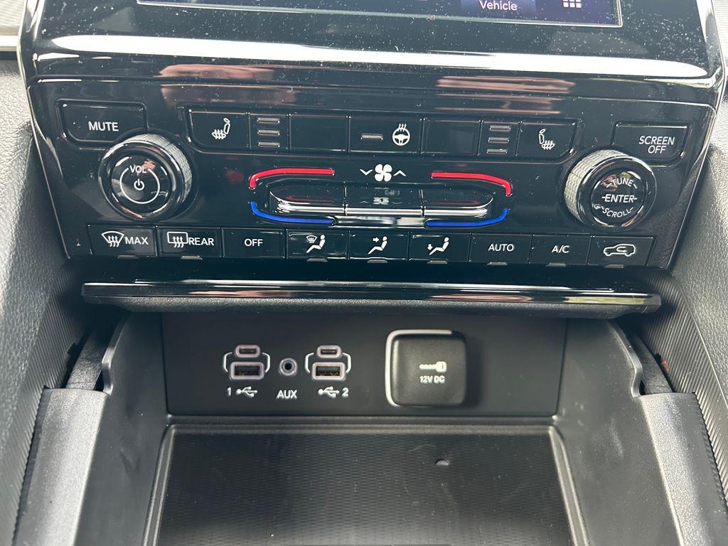 new 2025 Jeep Grand Cherokee car, priced at $42,585