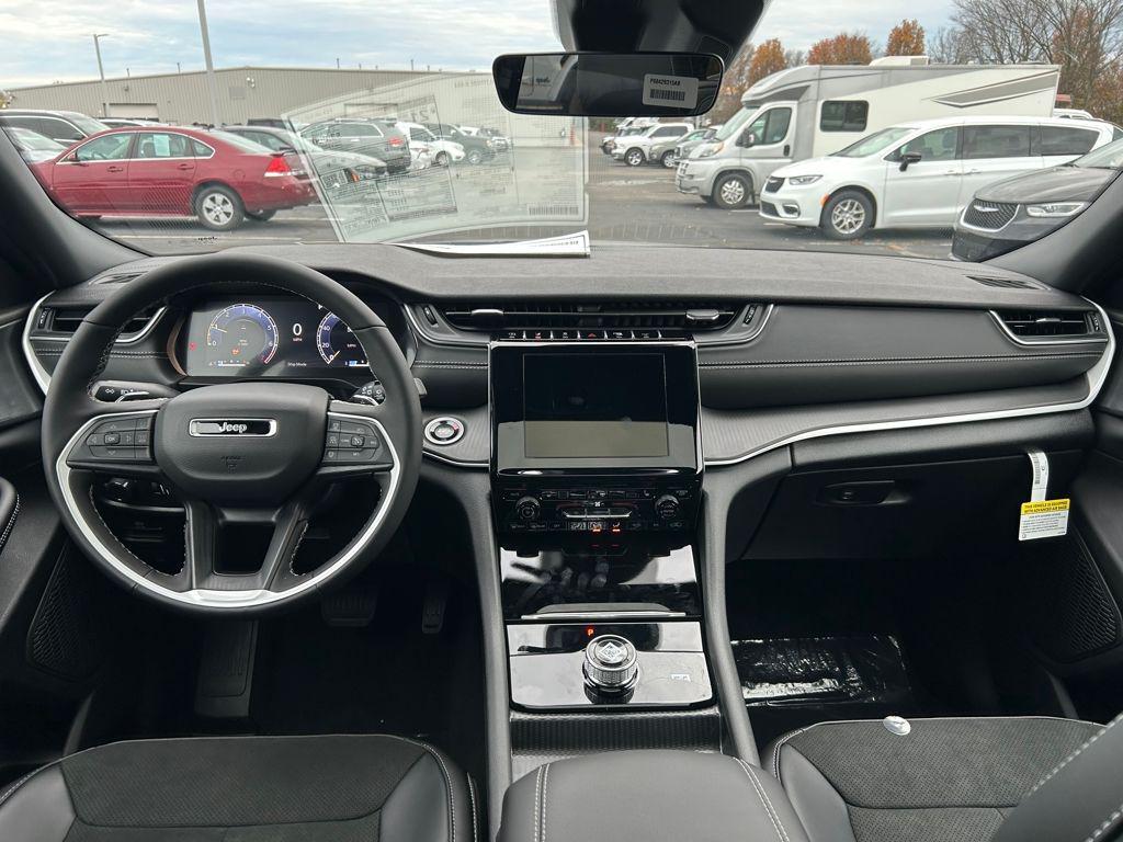 new 2025 Jeep Grand Cherokee L car, priced at $43,197