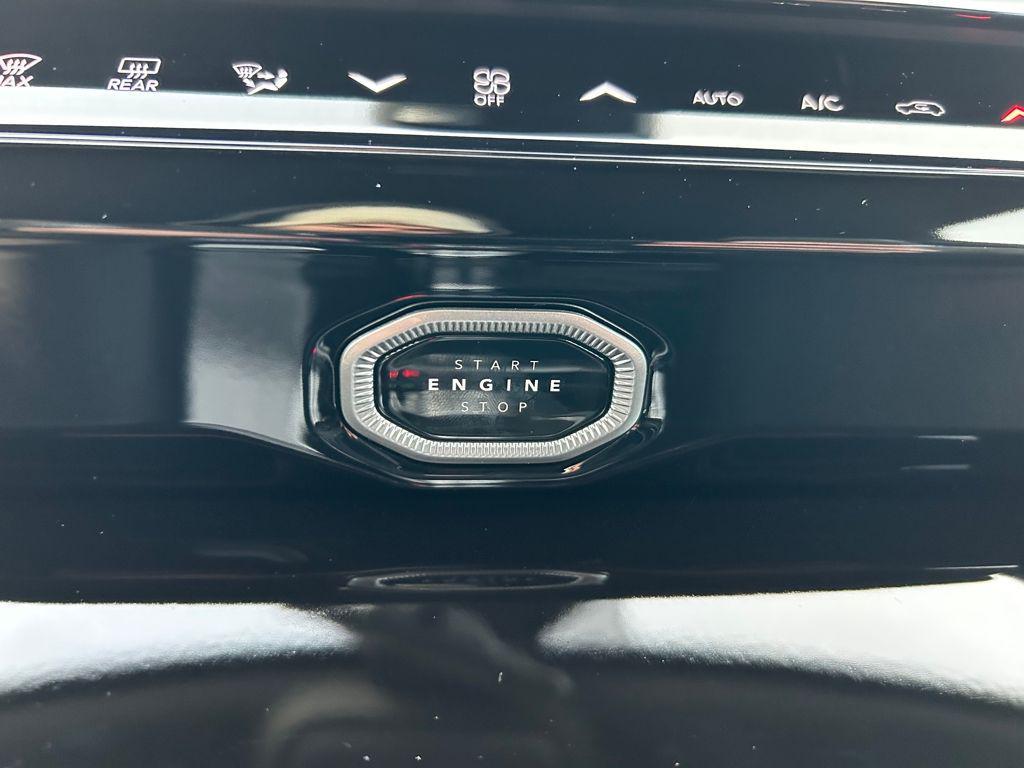 new 2026 Jeep Grand Cherokee car, priced at $47,880