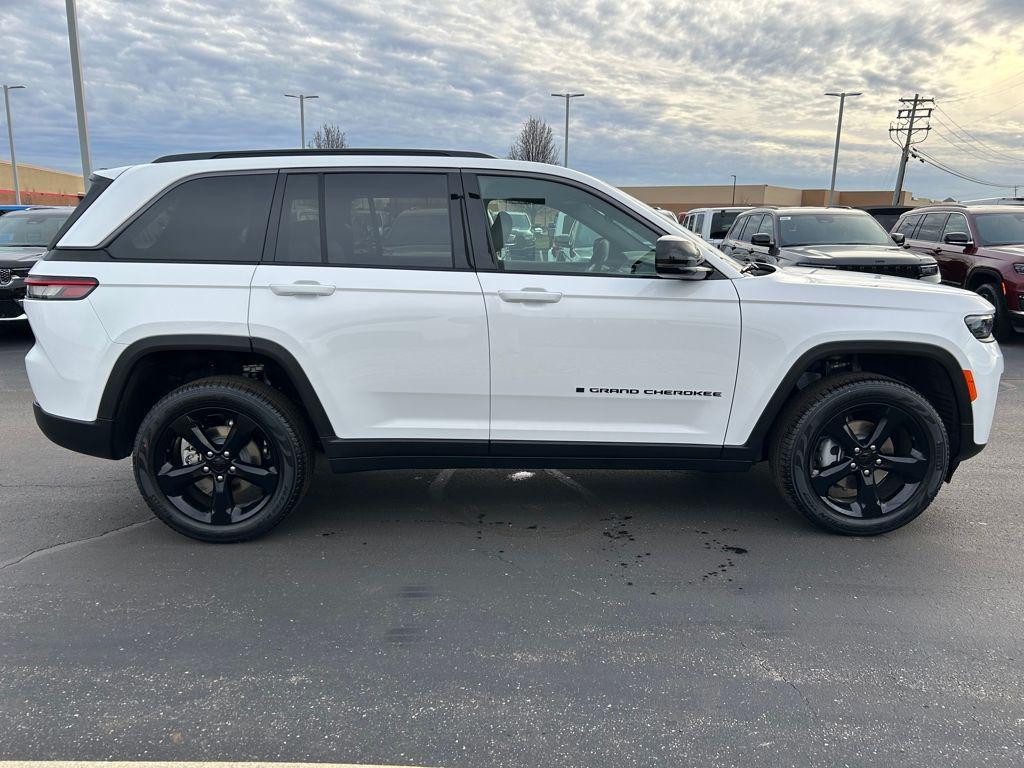 new 2026 Jeep Grand Cherokee car, priced at $47,880