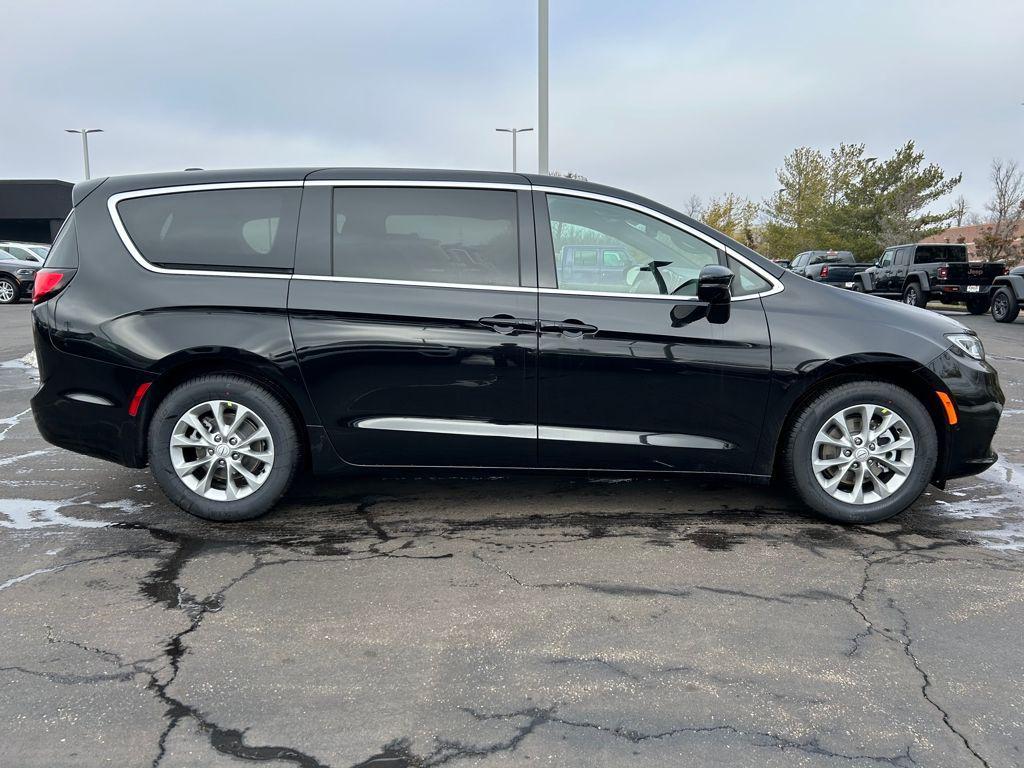 new 2026 Chrysler Pacifica car, priced at $47,456