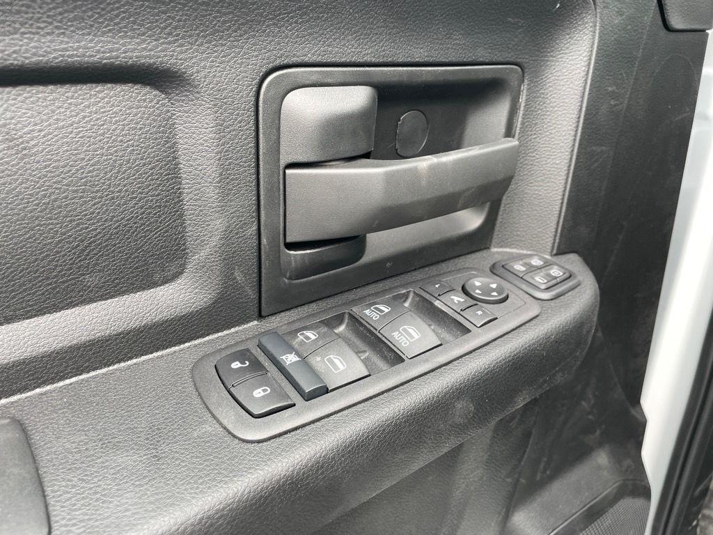 new 2024 Ram 3500 car, priced at $61,318