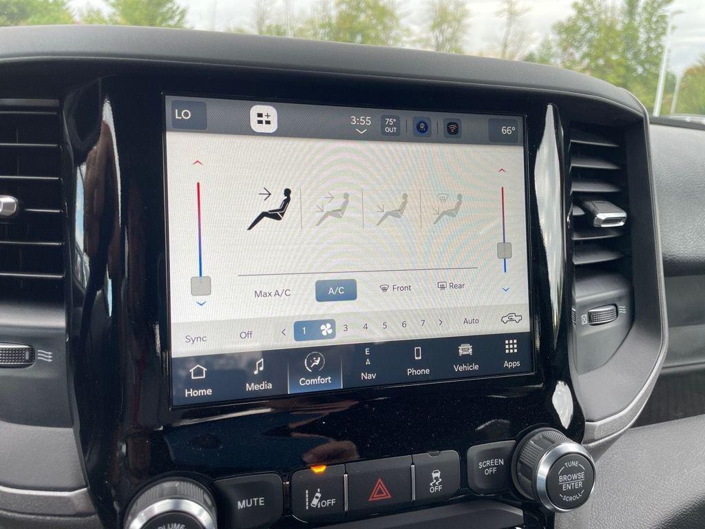 new 2024 Ram 3500 car, priced at $61,318