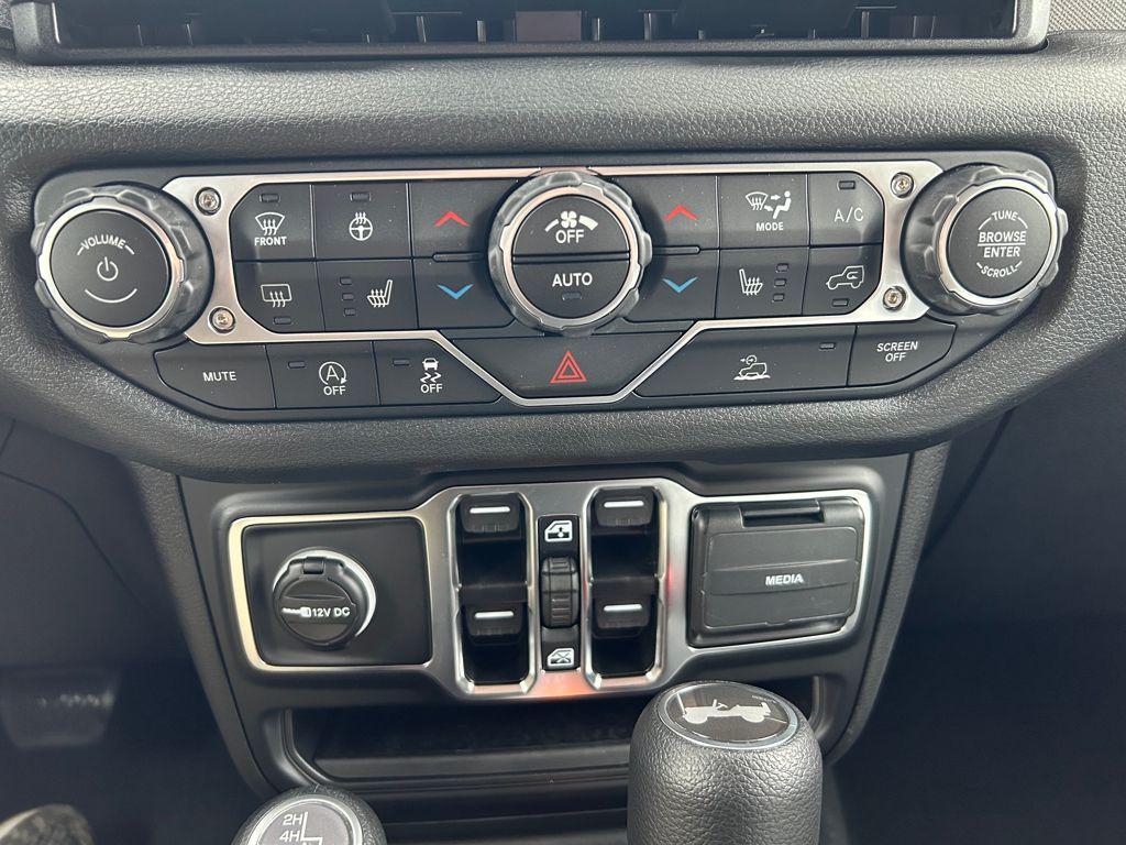 new 2025 Jeep Wrangler car, priced at $36,303
