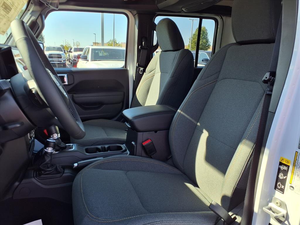 new 2025 Jeep Gladiator car, priced at $43,501