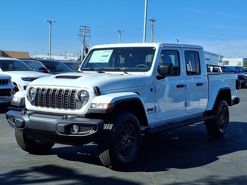 new 2025 Jeep Gladiator car, priced at $43,501