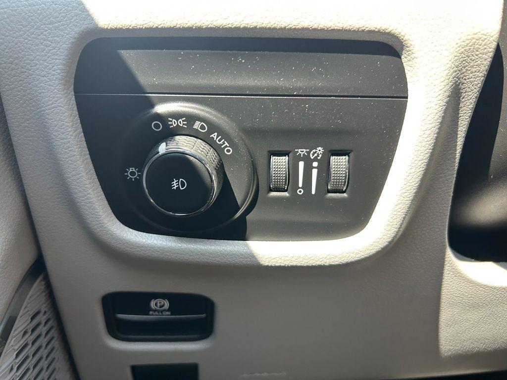 used 2023 Jeep Grand Cherokee L car, priced at $33,000