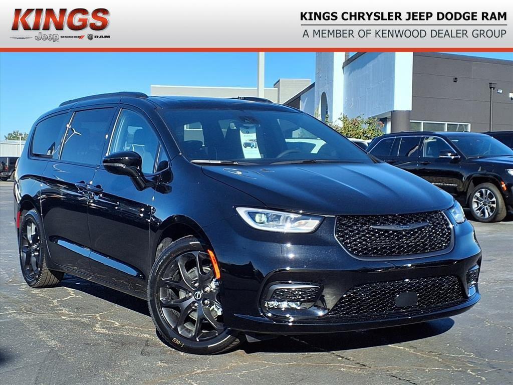 new 2026 Chrysler Pacifica car, priced at $45,797