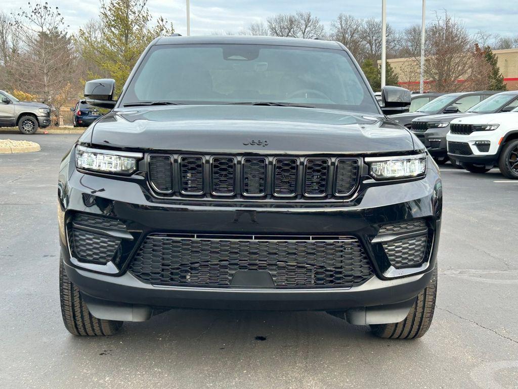 new 2025 Jeep Grand Cherokee car, priced at $46,539