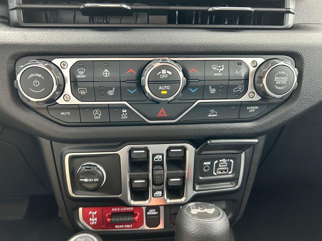 new 2026 Jeep Wrangler car, priced at $53,515