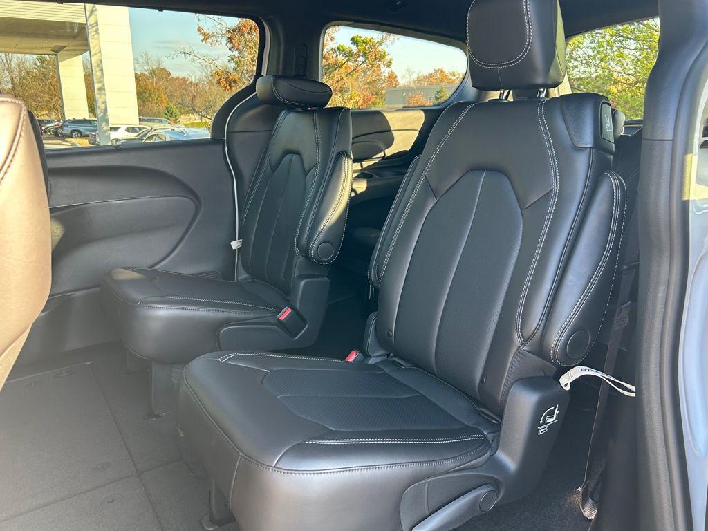 new 2026 Chrysler Pacifica car, priced at $43,171