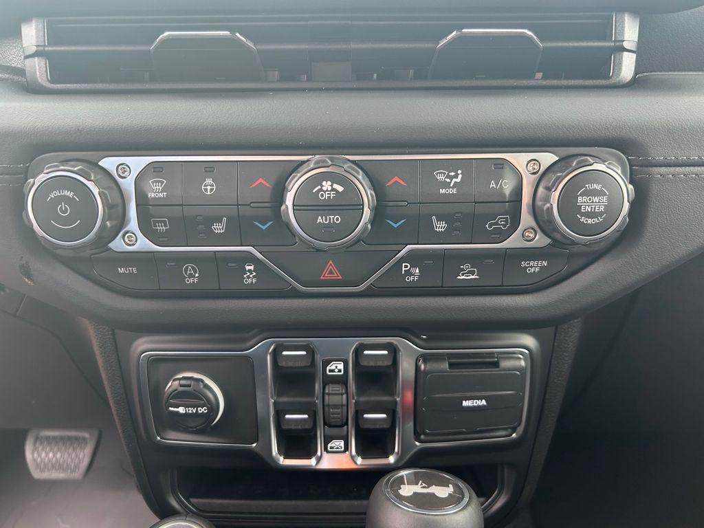 new 2026 Jeep Wrangler car, priced at $48,981