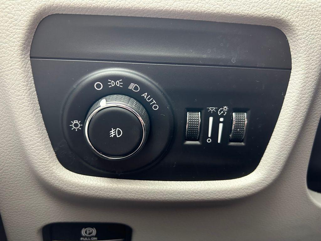 used 2023 Jeep Grand Cherokee car, priced at $37,000