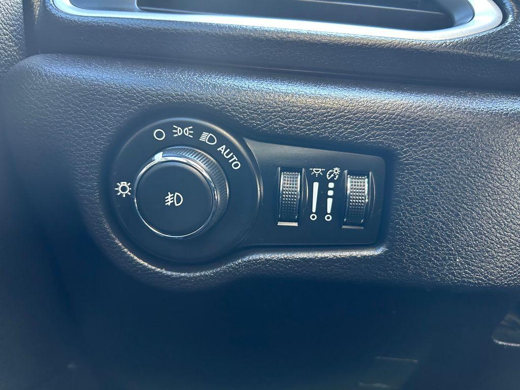 used 2020 Chrysler Pacifica car, priced at $16,000