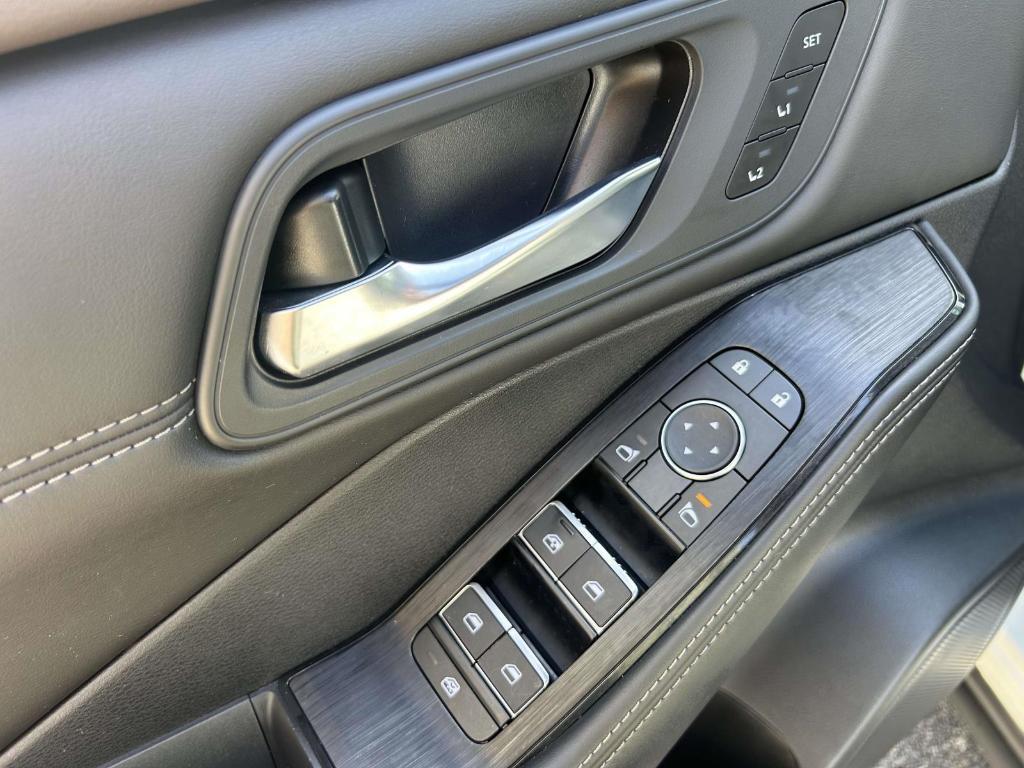 used 2023 Nissan Rogue car, priced at $23,555