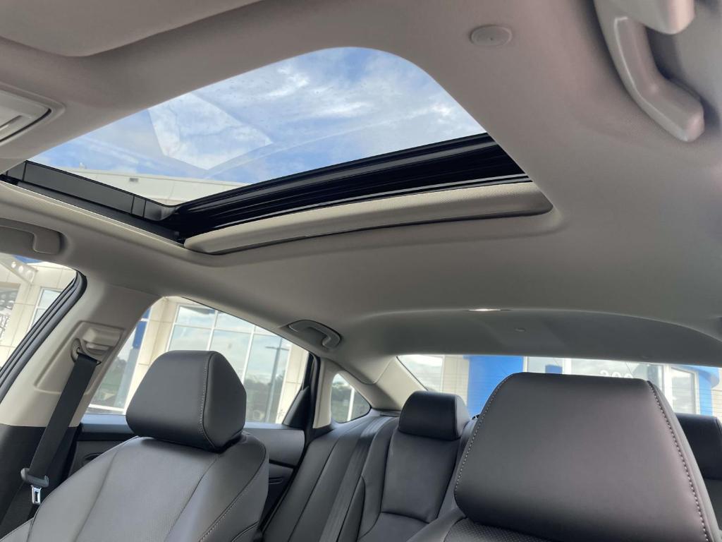 new 2025 Honda Accord Hybrid car, priced at $34,318