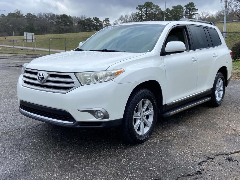 used 2013 Toyota Highlander car, priced at $9,555
