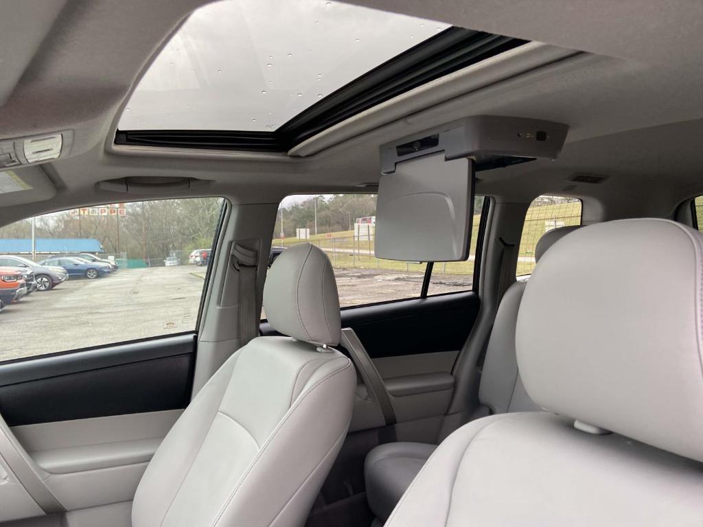 used 2013 Toyota Highlander car, priced at $9,555