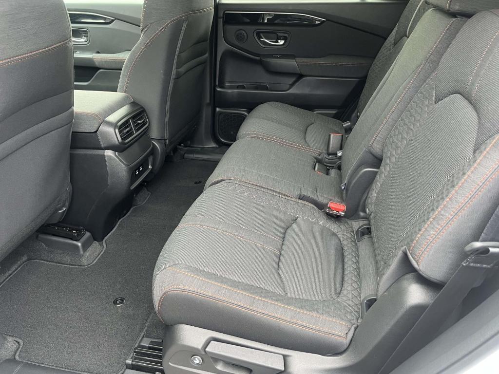 new 2026 Honda Pilot car, priced at $43,127