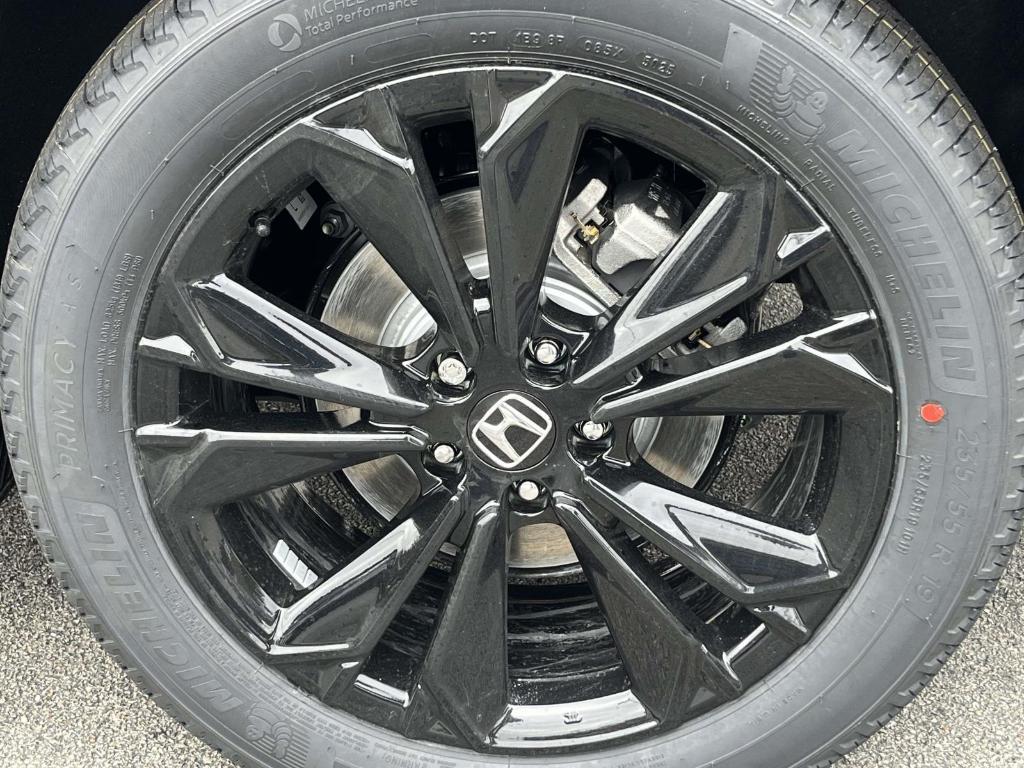 new 2026 Honda CR-V Hybrid car, priced at $40,936