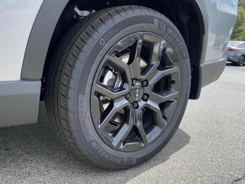 new 2025 Honda Pilot car, priced at $47,801