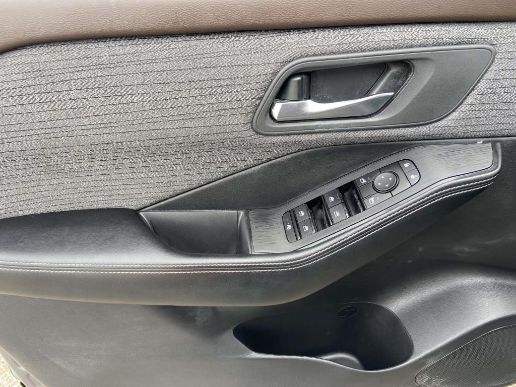 used 2023 Nissan Rogue car, priced at $15,555