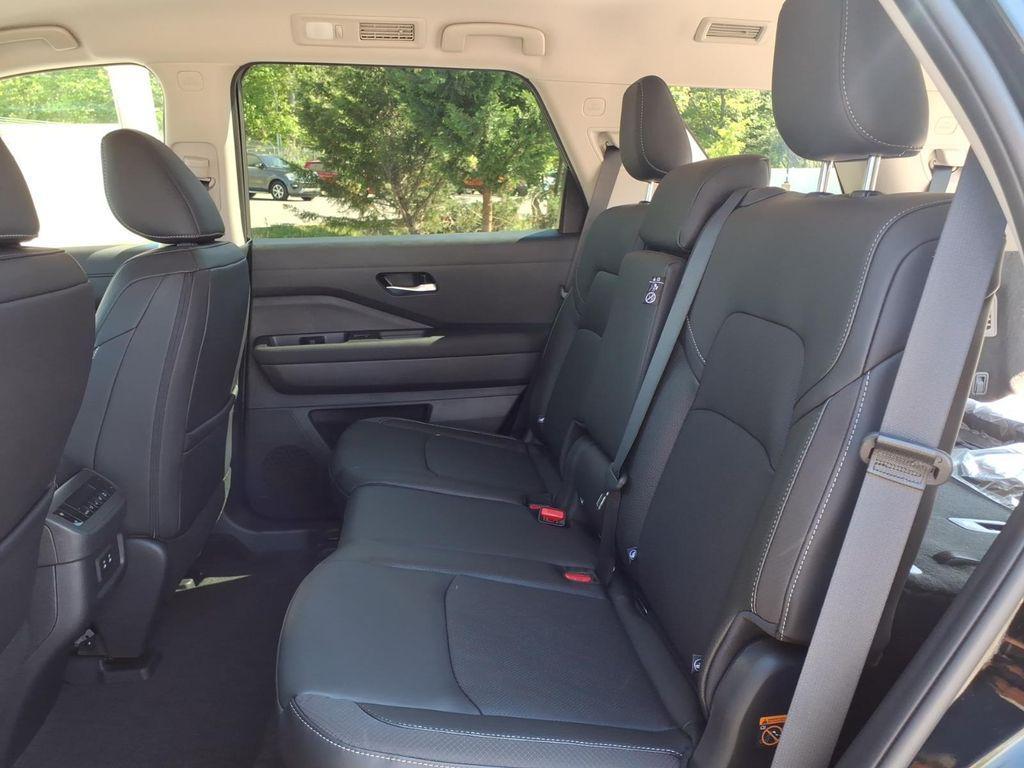 new 2026 Nissan Pathfinder car, priced at $40,918
