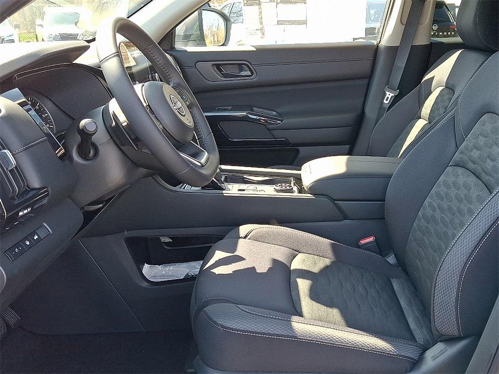 new 2025 Nissan Pathfinder car, priced at $36,278