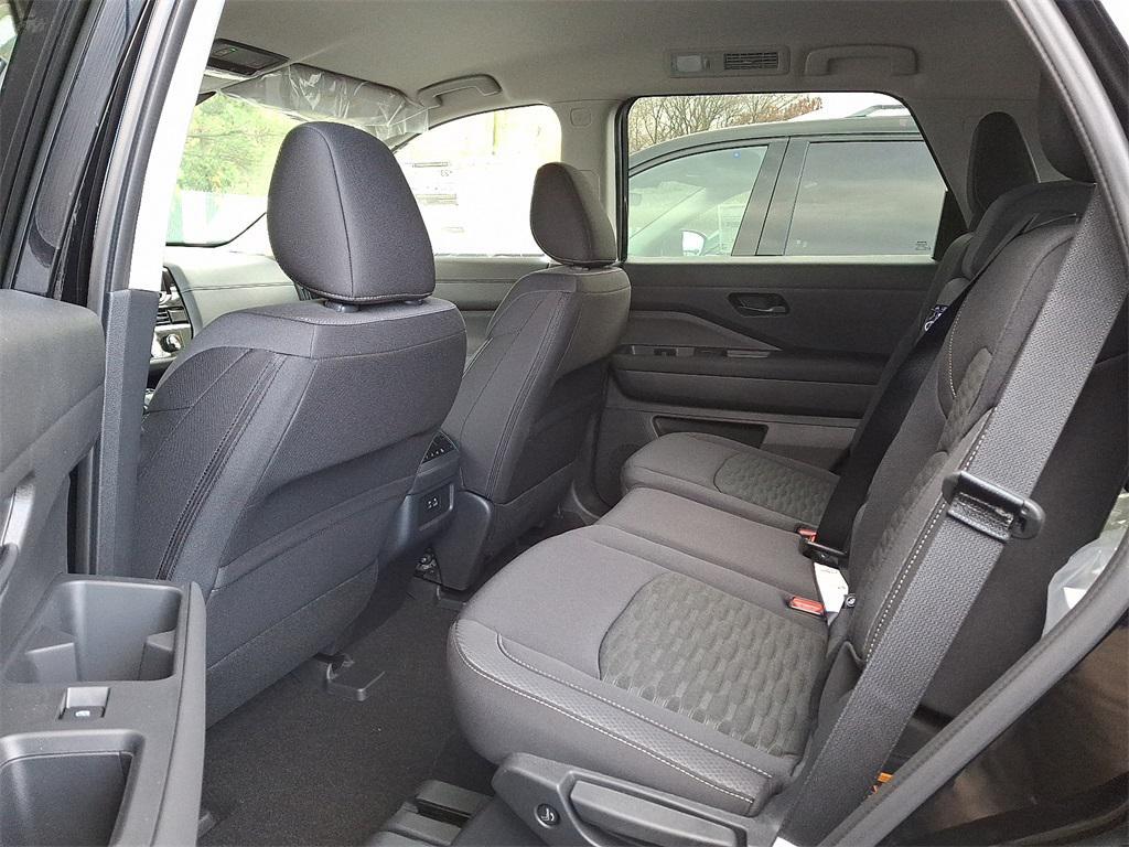 new 2025 Nissan Pathfinder car, priced at $37,582