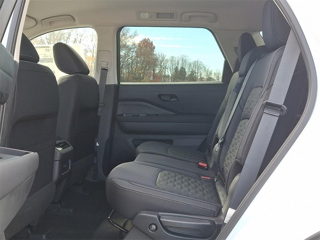 new 2025 Nissan Pathfinder car, priced at $37,112
