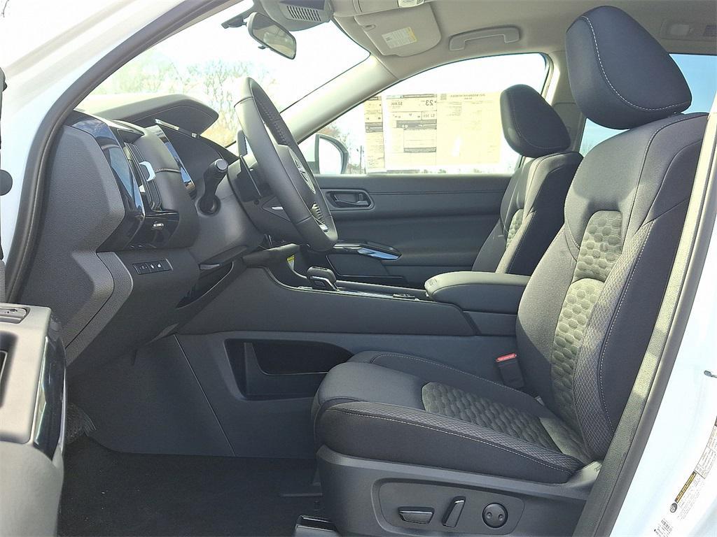 new 2025 Nissan Pathfinder car, priced at $37,112